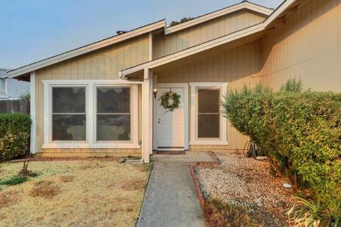 14 Einstein Ct, Sacramento, CA 95823 photo 2