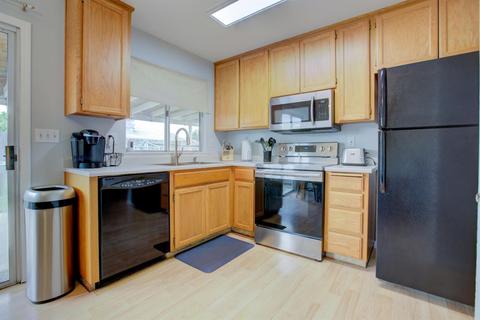 3912 Hollywood Dr, Ceres, CA 95307 photo 5