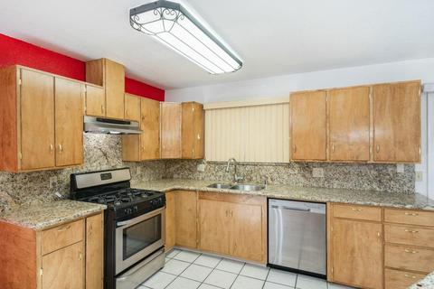 881 Buchanon Ln, Manteca, CA 95336 photo 9