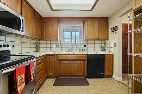 400 Roxanne Dr, Patterson, CA 95363 photo 9