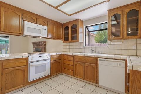 1806 Burgundy, Lodi, CA 95242 photo 12