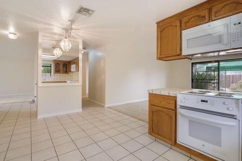 1806 Burgundy, Lodi, CA 95242 photo 10