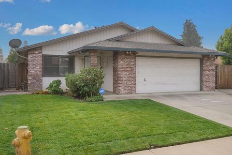 1806 Burgundy, Lodi, CA 95242 photo 4