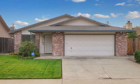 1806 Burgundy, Lodi, CA 95242 photo 1