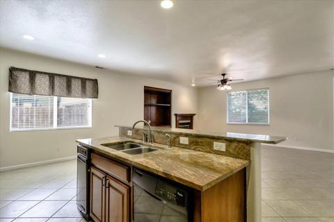 1307 Shearwater Dr, Patterson, CA 95363 photo 9