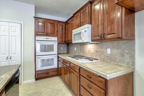 1307 Shearwater Dr, Patterson, CA 95363 photo 8