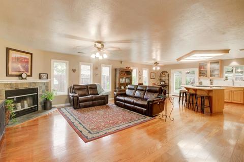 1313 Nina, Modesto, CA 95355 photo 3
