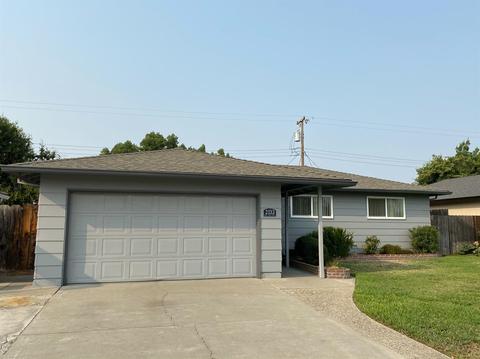 2133 W Pine St, Lodi, CA 95242 photo 2