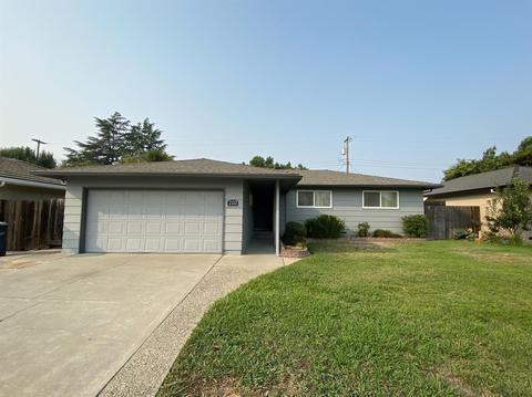 2133 W Pine St, Lodi, CA 95242 photo 3