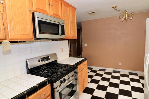 935 Briggs Ave, Modesto, CA 95351 photo 3