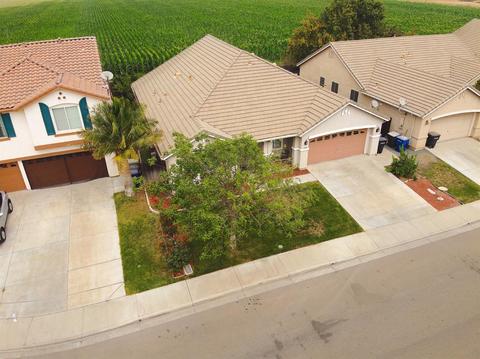 1233 Swan Dr, Patterson, CA 95363 photo 2