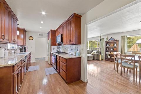5600 Kiva Dr, Carmichael, CA 95608 photo 4