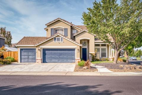 1829 Komenich Dr, Manteca, CA 95336 photo 1