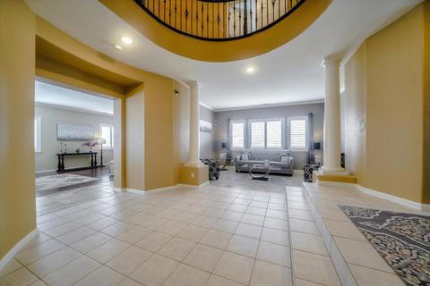 912 Grafton St, Manteca, CA 95337 photo 2