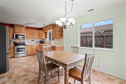 825 Winery Way, Modesto, CA 95356 photo 1