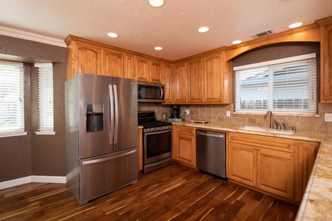 2801 Pinnacles Dr, Modesto, CA 95358 photo 4