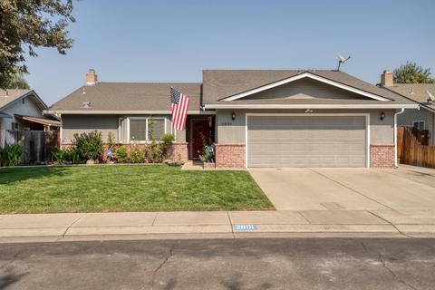 2801 Pinnacles Dr, Modesto, CA 95358 photo 1