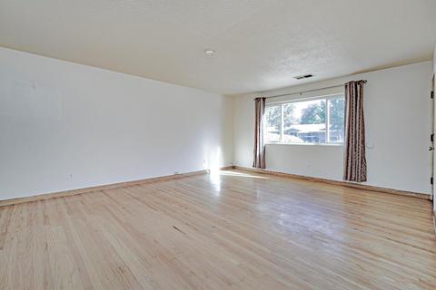 2407 Clemson Dr, Davis, CA 95618 photo 2