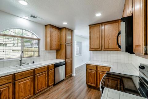 809 Sauceda Ct, Modesto, CA 95351 photo 12
