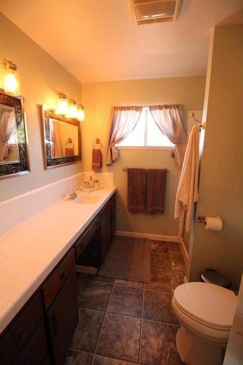 11064 E Comstock Rd, Stockton, CA 95215 photo 21