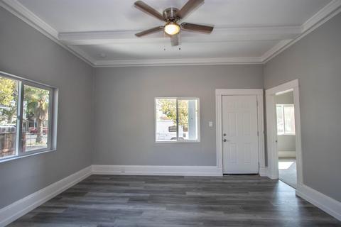 326 Spruce St, Modesto, CA 95351 photo 2