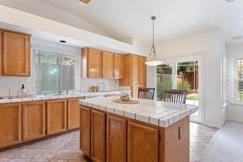 8055 Rosebery Ct, Sacramento, CA 95829 photo 3