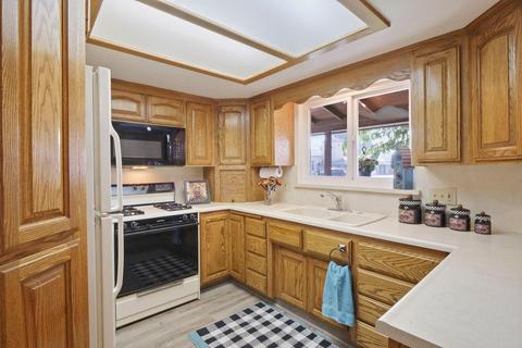 521 Park St, Lodi, CA 95240 photo 3