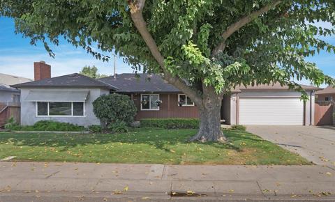 521 Park St, Lodi, CA 95240 photo 1