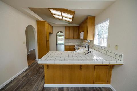 844 Taggert Ct, Modesto, CA 95351 photo 8
