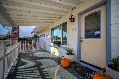 3845 Henderson Way, Carmichael, CA 95608 photo 4