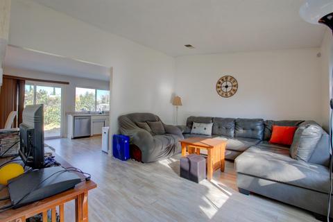 1809 Hunt Ave, Modesto, CA 95350 photo 2