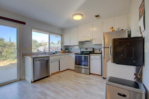 1809 Hunt Ave, Modesto, CA 95350 photo 5