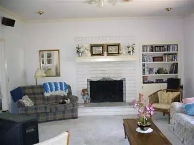 545 W Willow St, Willows, CA 95988 photo 2