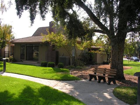 2334 Hyde Park Cir, Lodi, CA 95242 photo 2