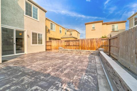 1680 Winthrop Ln, Ceres, CA 95307 photo 8