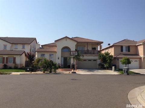 3826 Old Oak Dr, Ceres, CA 95307 photo 1