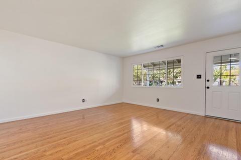 1410 Pacific Dr, Davis, CA 95616 photo 2