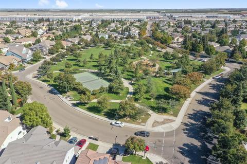 1233 Pyrenees St, Tracy, CA 95304 photo 52