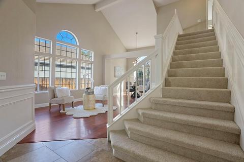 350 Falcon Ct, Tracy, CA 95376 photo 4
