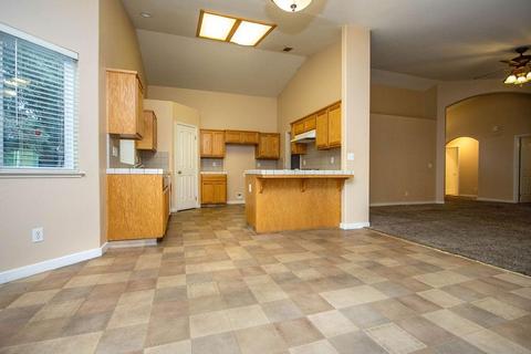 2158 W Park Dr, Madera, CA 93637 photo 26
