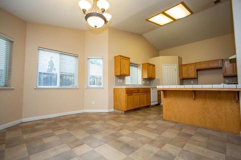 2158 W Park Dr, Madera, CA 93637 photo 25