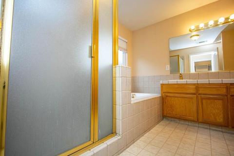 2158 W Park Dr, Madera, CA 93637 photo 18