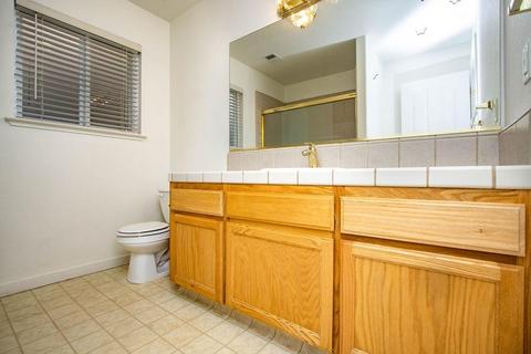 2158 W Park Dr, Madera, CA 93637 photo 10