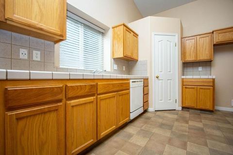 2158 W Park Dr, Madera, CA 93637 photo 28