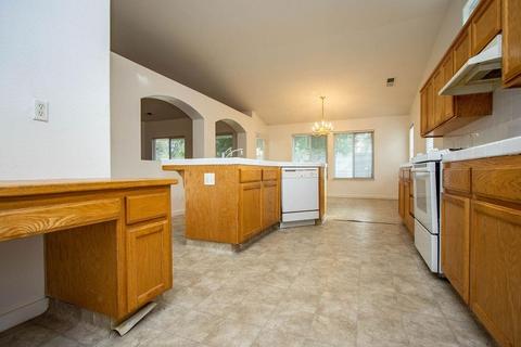 2368 Bay View Dr, Madera, CA 93637 photo 10