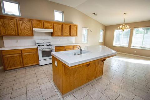 2438 Bay View Dr, Madera, CA 93637 photo 21
