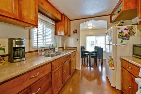 136 Via Flora, Olivehurst, CA 95961 photo 11
