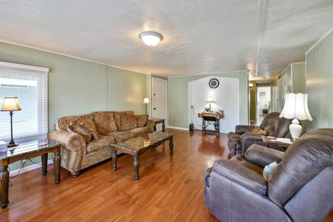 136 Via Flora, Olivehurst, CA 95961 photo 5