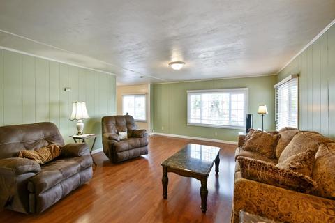 136 Via Flora, Olivehurst, CA 95961 photo 4