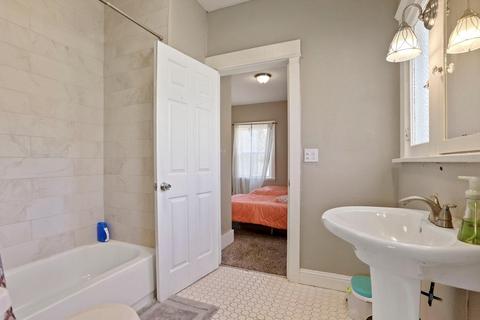 1011 El Vecino Ave, Modesto, CA 95350 photo 14